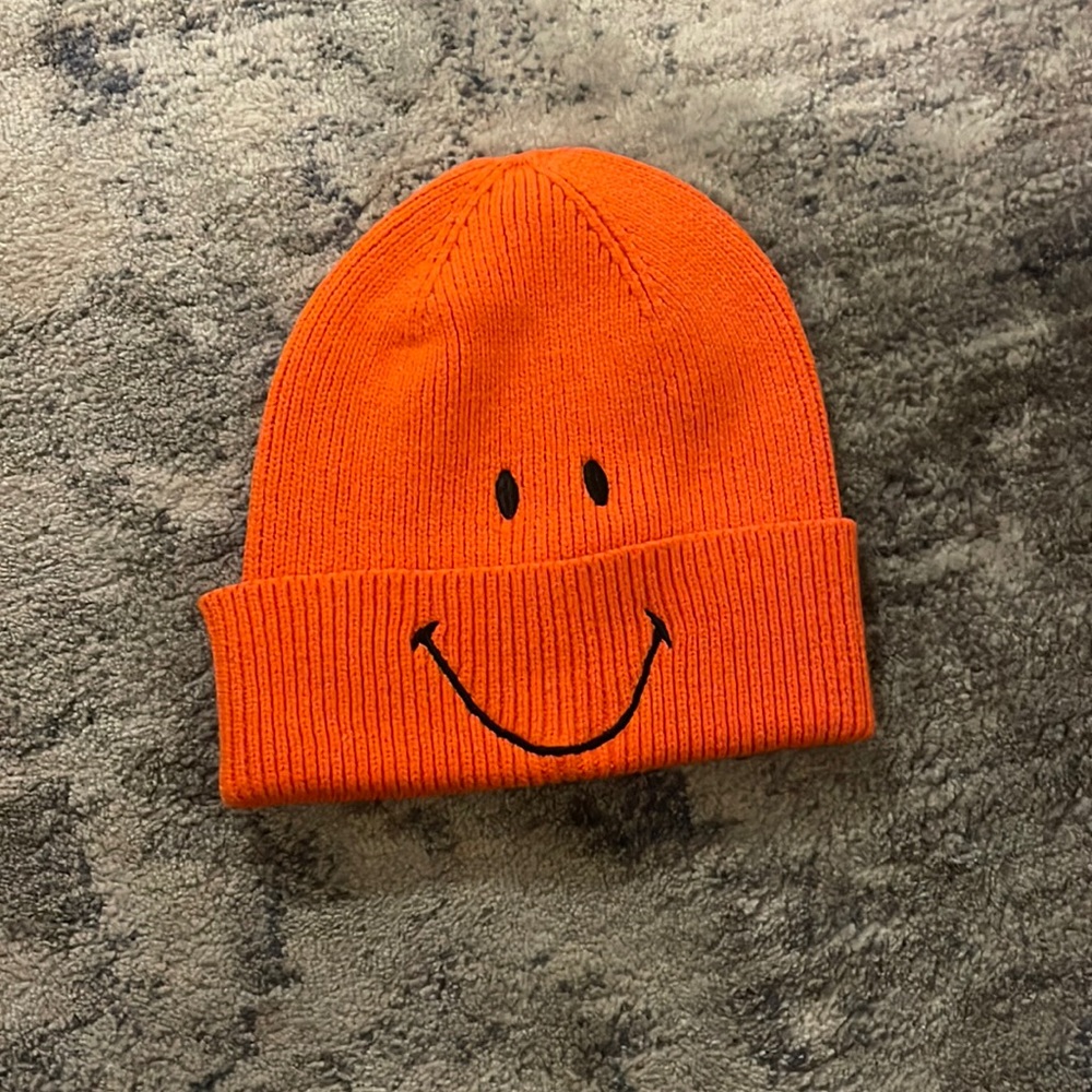 Gap one size orange hat tags still on